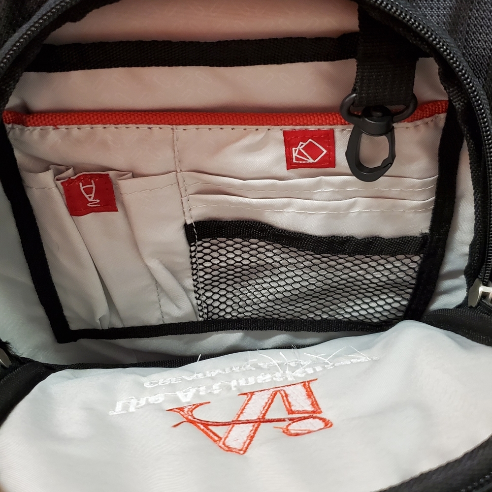 LEED'S Backpack - Picture 4 of 9